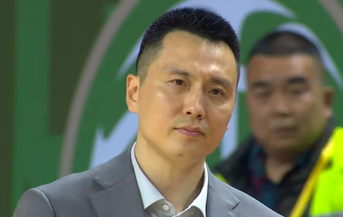 祝贺！2米26徐昕，收获CBA大奖|广州队|中锋|贺希宁|上海队|上海男篮_新浪体育_新浪新闻